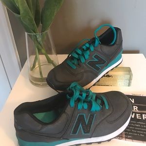 New Balance Tennis Shoes